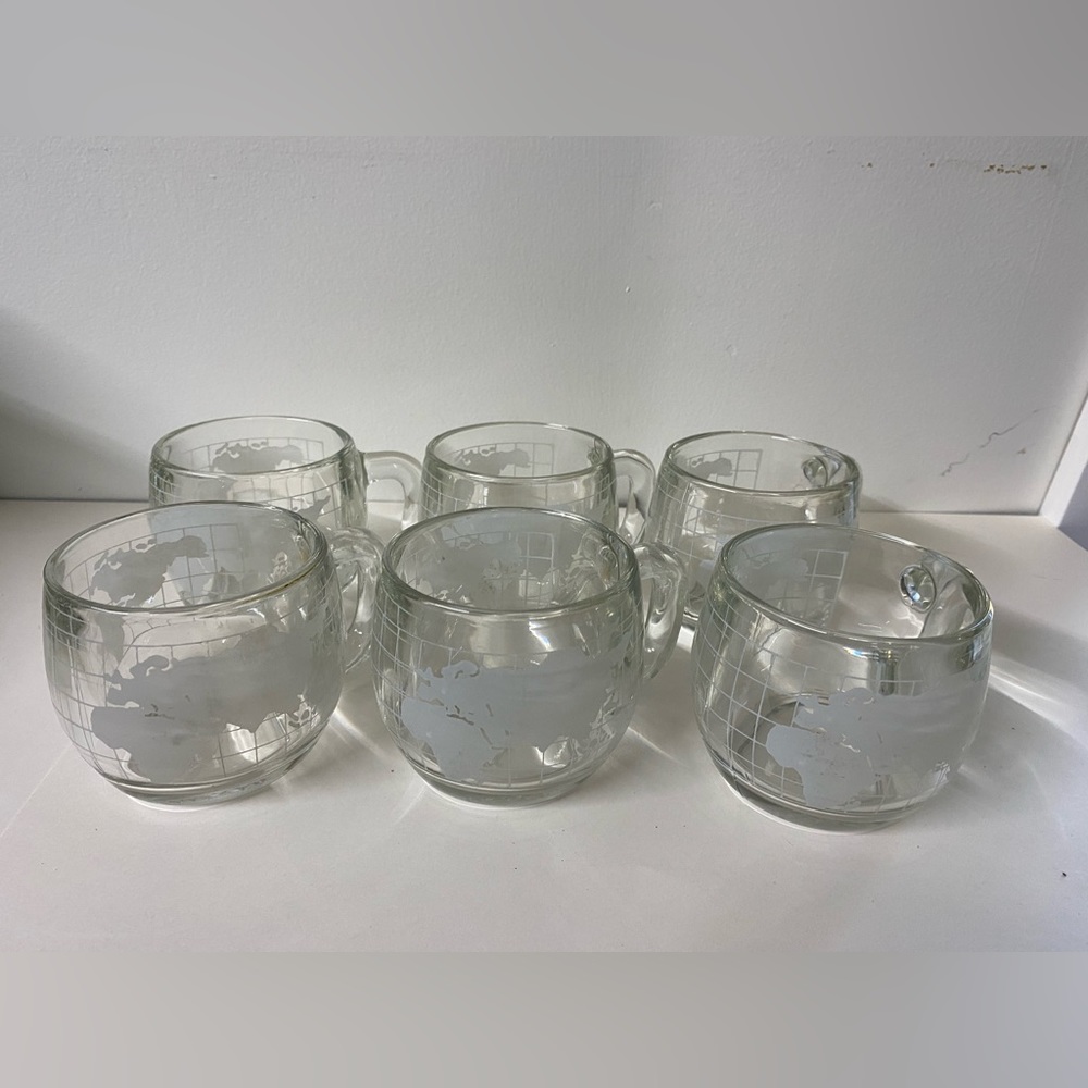 Set of 6 Nestlé world globe mugs